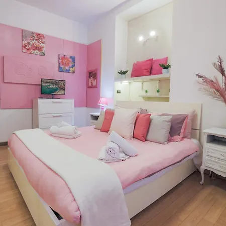 Casa giardino sopra i vicoli di Genova Appartamento